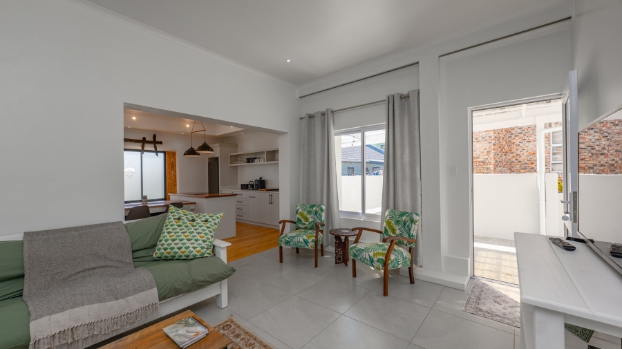 4 Bedroom Property for Sale in Struisbaai Western Cape